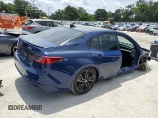 2025 Toyota Camry LE z VIN 4T1DAACK9SU000961, wystawiony jako Copart lot #58364245 z przebiegiem 11 465 mil mil oraz Szkoda całkowita • Salvage title. Historia ofert i sprzedaży dostępna na DreamBid. Obrazek 3.
