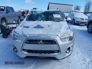 2015 Mitsubishi Outlander ES z VIN 4A4AP3AU0FE040621, wystawiony jako IAAI lot #41364883 z przebiegiem 187 454 mil mil oraz . Historia ofert i sprzedaży dostępna na DreamBid. Obrazek 12.