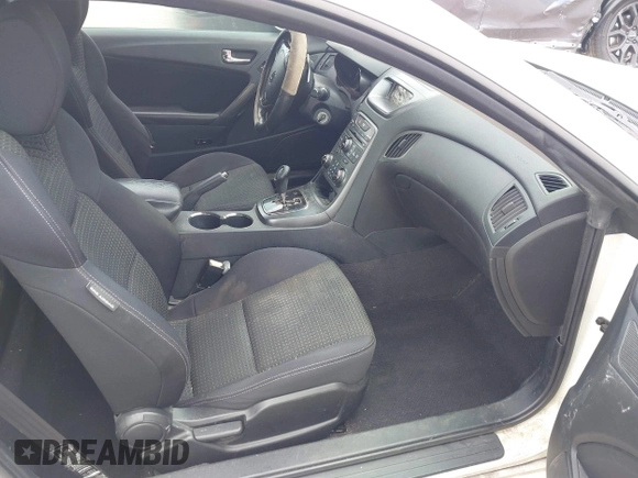 2012 Hyundai Genesis Coupe Premium z VIN KMHHT6KD0CU068949, wystawiony jako IAAI lot #42227303 z przebiegiem 123 695 mil mil oraz . Historia ofert i sprzedaży dostępna na DreamBid. Obrazek 5.