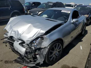 2005 Mercedes-Benz SLK-Class with VIN WDBWK56F25F049314, listed as a Copart auction lot 61573464 with 60,258 mi miles and Salvage Title. Bid and sale history available at carsss.com. Image 1.