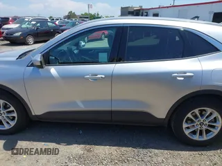 2020 Ford Escape SE с VIN 1FMCU0G68LUA82385, выставлен на аукционе IAAI как лот 42113552 с пробегом 82 771 миль миль и . История ставок и продаж доступна на DreamBid. Изображение 15.