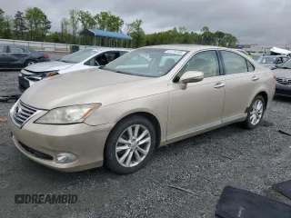 2012 Lexus ES 330 z VIN JTHBK1EG8C2503605, wystawiony jako Copart lot #51776105 z przebiegiem 104 161 mil mil oraz Szkody całkowita. Historia ofert i sprzedaży dostępna na DreamBid. Obrazek 1.
