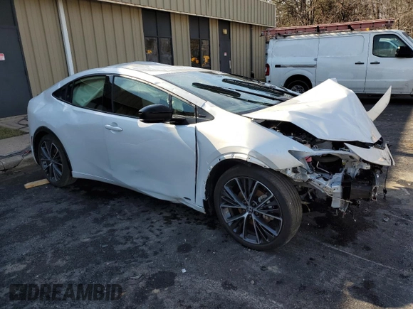 2024 Toyota Prius LE with VIN JTDADABU4R3014607, listed as a Copart auction lot 43644495 with 14,180 mi miles and Salvage Title. Bid and sale history available at carsss.com. Image 4.