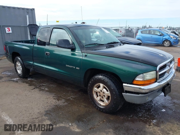 2001 Dodge Dakota with VIN 1B7GL22X11S284210, listed as a IAAI auction lot 41630417 with 206,484 mi miles. Bid and sale history available at carsss.com. Image 1.