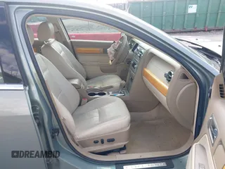 2008 Lincoln MKZ with VIN 3LNHM26T88R653977, listed as a IAAI auction lot 41922309 with 125,240 mi miles and . Bid and sale history available at carsss.com. Image 5.
