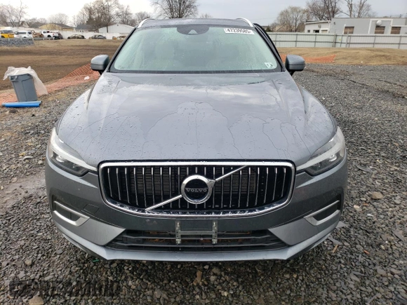 2021 Volvo XC60 Inscription z VIN YV4102RL3M1860596, wystawiony jako Copart lot #47239585 z przebiegiem 39 830 mil mil oraz Szkoda całkowita • Salvage title. Historia ofert i sprzedaży dostępna na DreamBid. Obrazek 5.
