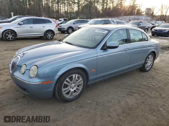 2005 Jaguar S-Type z VIN SAJWA01T45FN51425, wystawiony jako Copart lot #86682684 z przebiegiem 53 218 mil mil oraz Czysty tytuł • Clean title. Historia ofert i sprzedaży dostępna na DreamBid. Obrazek 1.