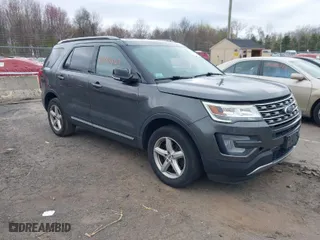 2017 Ford Explorer XLT with VIN 1FM5K8DH1HGC43863, listed as a IAAI auction lot 42064163 with 149,062 mi miles. Bid and sale history available at carsss.com. Image 1.