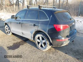 2011 Audi Q5 3.2L Premium Plus with VIN WA1DKAFP7BA008657, listed as a IAAI auction lot 41440493 with 174,033 mi miles. Bid and sale history available at carsss.com. Image 3.