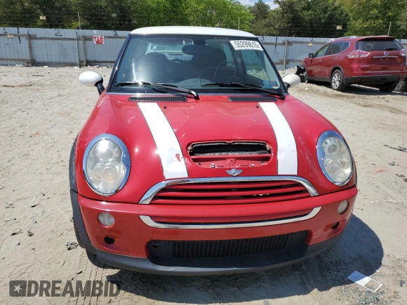 2005 MINI Hardtop S with VIN WMWRE33475TD92831, listed as a Copart auction lot 55299615 with 155,632 mi miles and Salvage title. Bid and sale history available at DreamBid. Image 5.