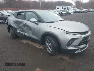 2023 Chevrolet Blazer LT z VIN 3GNKBHR40PS195292, wystawiony jako IAAI lot #41935730 z przebiegiem 19 626 mil mil oraz . Historia ofert i sprzedaży dostępna na DreamBid. Obrazek 1.