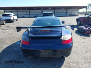 2004 Porsche 911 z VIN WP0AC29954S692825, wystawiony jako IAAI lot #41781530 z przebiegiem 28 942 mil mil oraz . Historia ofert i sprzedaży dostępna na DreamBid. Obrazek 17.