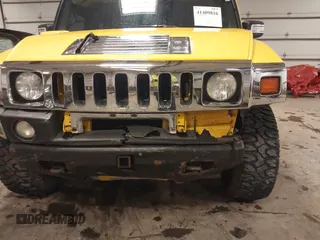 2006 Hummer H2 with VIN 5GRGN23U86H110989, listed as a IAAI auction lot 41409816 with 192,988 mi miles. Bid and sale history available at carsss.com. Image 6.