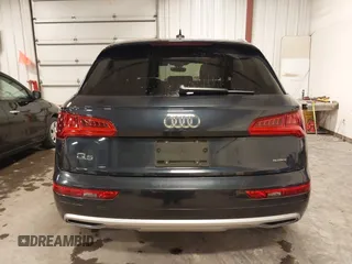 2020 Audi Q5 Premium with VIN WA1ANAFY2L2083393, listed as a IAAI auction lot 41408268 with 75,930 mi miles. Bid and sale history available at carsss.com. Image 16.