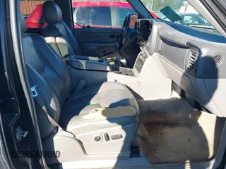 2005 GMC Yukon XL SLT with VIN 1GKEC16Z25J147760, listed as a IAAI auction lot 41220169 with 396,136 mi miles. Bid and sale history available at carsss.com. Image 5.