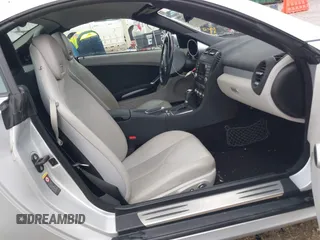 2005 Mercedes-Benz SLK 230/320 z VIN WDBWK56FX5F075529, wystawiony jako IAAI lot #41535391 z przebiegiem 104 792 mil mil oraz . Historia ofert i sprzedaży dostępna na DreamBid. Obrazek 5.