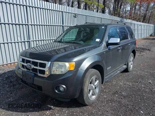 2008 Ford Escape XLT with VIN 1FMCU93108KA52105, listed as a IAAI auction lot 41887169 with 137,539 mi miles. Bid and sale history available at carsss.com. Image 2.