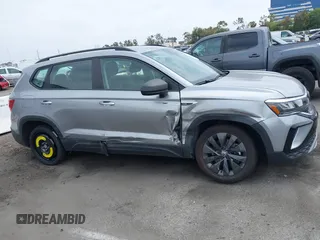2024 Volkswagen Taos S z VIN 3VV5X7B26RM037123, wystawiony jako IAAI lot #42447853 z przebiegiem 32 395 mil mil oraz . Historia ofert i sprzedaży dostępna na DreamBid. Obrazek 14.