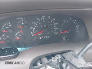 2000 Ford Excursion Limited с VIN 1FMNU42S2YEE35113, выставлен на аукционе IAAI как лот 41221090 с пробегом 375 148 миль миль и . История ставок и продаж доступна на DreamBid. Изображение 7.