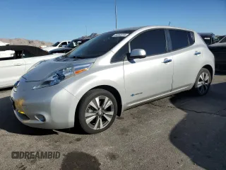 2015 Nissan LEAF S with VIN 1N4AZ0CP3FC332935, listed as a Copart auction lot 44052215 with 111,104 mi miles and Clean Title. Bid and sale history available at carsss.com. Image 1.