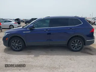 2022 Volkswagen Tiguan SE с VIN 3VV2B7AX2NM051870, выставлен на аукционе IAAI как лот 42250350 с пробегом 72 257 миль миль и . История ставок и продаж доступна на DreamBid. Изображение 14.