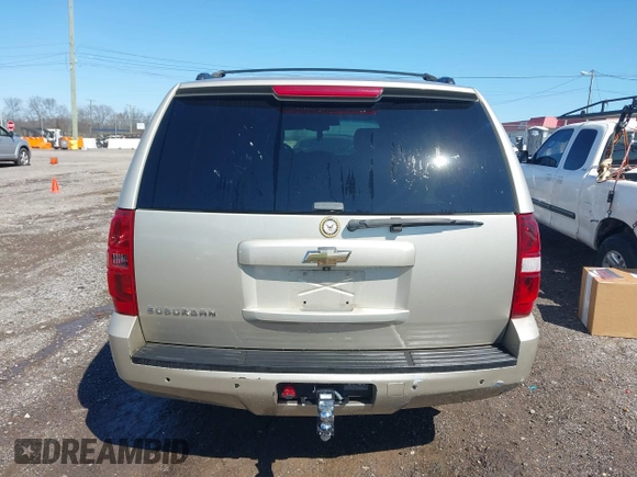 2014 Chevrolet Suburban LT with VIN 1GNSCJE07ER120130, listed as a IAAI auction lot 41792310 with 238,313 mi miles. Bid and sale history available at carsss.com. Image 16.