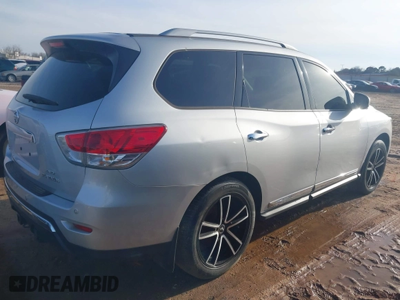 2013 Nissan Pathfinder SV with VIN 5N1AR2MM8DC623367, listed as a IAAI auction lot 41372209 with 183,636 mi miles. Bid and sale history available at carsss.com. Image 4.