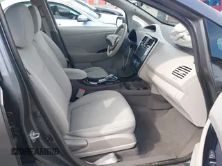2017 Nissan LEAF S with VIN 1N4BZ0CP1HC302579, listed as a IAAI auction lot 41920542 with 37,462 mi miles. Bid and sale history available at carsss.com. Image 5.