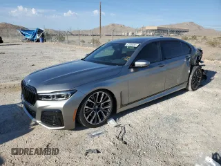 2022 BMW 7 Series 740i with VIN WBA7T2C01NCK85520, listed as a Copart auction lot 63442793 with 8,472 mi miles. Bid and sale history available at carsss.com. Image 1.
