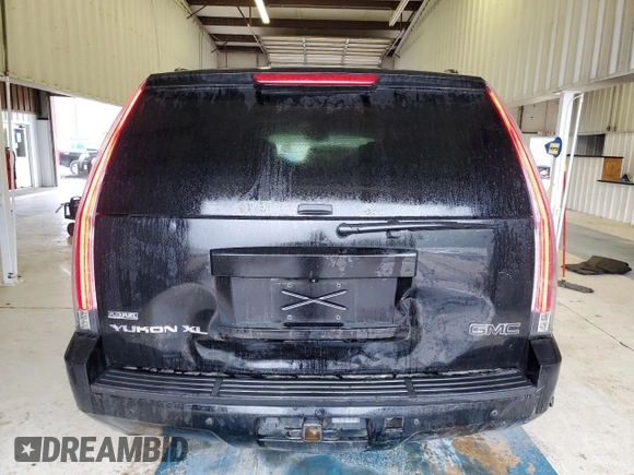 2008 GMC Yukon XL SLE w/3SA with VIN 1GKFC16068R147935, listed as a Copart auction lot 73584174 with 395,875 mi miles and Salvage Title. Bid and sale history available at carsss.com. Image 6.