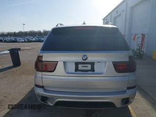 2012 BMW X5 35i с VIN 5UXZV4C53CL750601, выставлен на аукционе IAAI как лот 41946731 с пробегом 111 026 миль миль и . История ставок и продаж доступна на DreamBid. Изображение 17.