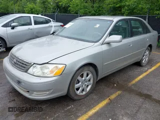 2003 Toyota Avalon XL z VIN 4T1BF28B13U293991, wystawiony jako IAAI lot #42358965 z przebiegiem 142 424 mil mil oraz . Historia ofert i sprzedaży dostępna na DreamBid. Obrazek 2.
