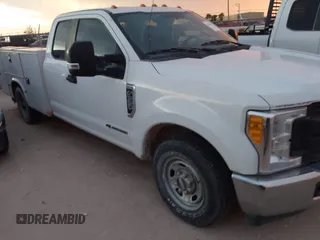 2017 Ford F-350 with VIN 1FD7X3ET5HEE29322, listed as a IAAI auction lot 42365680 with 190,076 mi miles and . Bid and sale history available at DreamBid. Image 1.