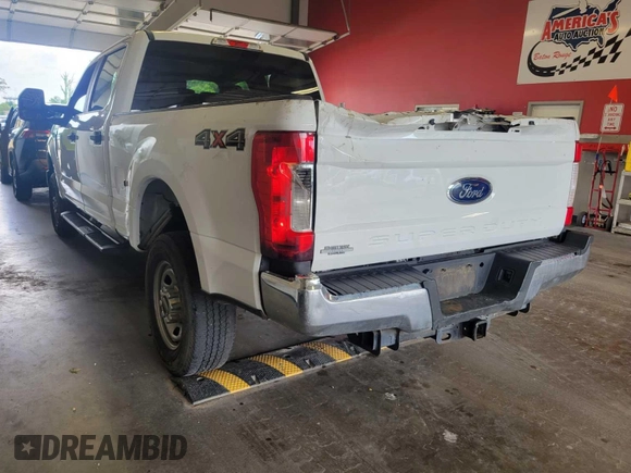 2019 Ford F-250 XL z VIN 1FT7W2B68KEF37148, wystawiony jako IAAI lot #42569097 z przebiegiem 201 085 mil mil oraz . Historia ofert i sprzedaży dostępna na DreamBid. Obrazek 1.