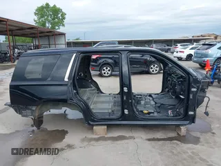 2019 Cadillac Escalade Platinum z VIN 1GYS4DKJ2KR331620, wystawiony jako IAAI lot #42176261 z przebiegiem Nie podano mil oraz . Historia ofert i sprzedaży dostępna na DreamBid. Obrazek 12.