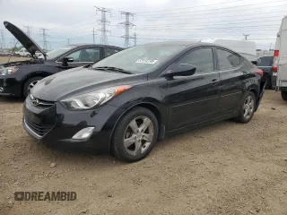 2013 Hyundai Elantra GLS z VIN KMHDH4AE1DU622354, wystawiony jako Copart lot #57518795 z przebiegiem 113 438 mil mil oraz Szkoda całkowita • Salvage title. Historia ofert i sprzedaży dostępna na DreamBid. Obrazek 1.