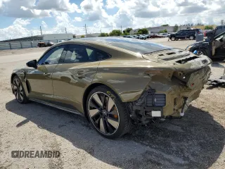 2022 Audi RS e-tron GT z VIN WAUBHBFWXN7904541, wystawiony jako Copart lot #68877093 z przebiegiem 2676 mil mil oraz . Historia ofert i sprzedaży dostępna na DreamBid. Obrazek 2.