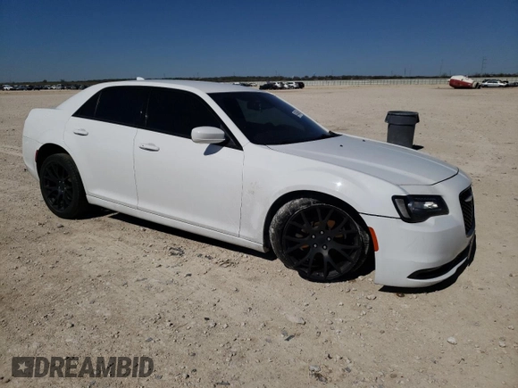 2019 Chrysler 300 with VIN 2C3CCABG2KH516643, listed as a Copart auction lot 47415405 with 110,591 mi miles and Salvage Title. Bid and sale history available at carsss.com. Image 4.