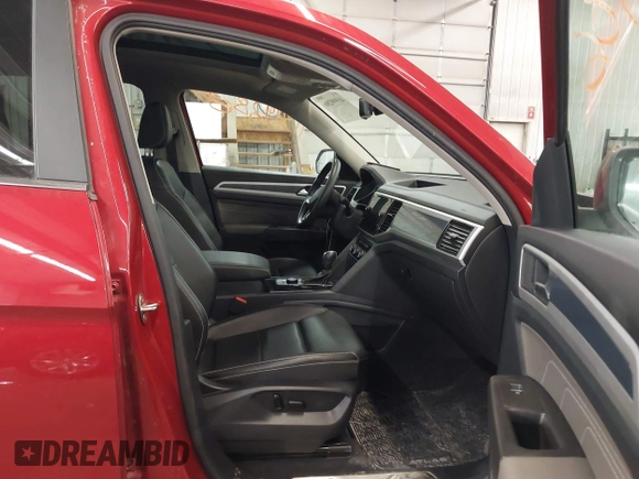 2022 Volkswagen Atlas 3.6L V6 SEL R-Line with VIN 1V2AR2CA6NC548406, listed as a IAAI auction lot 41599286 with 46,685 mi miles. Bid and sale history available at carsss.com. Image 5.