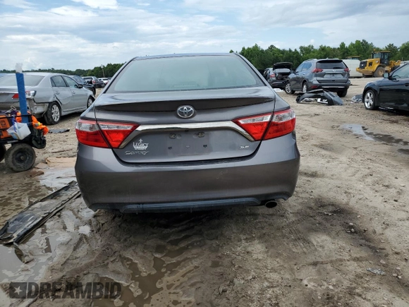 2017 Toyota Camry XLE z VIN 4T1BF1FK0HU426986, wystawiony jako Copart lot #56294715 z przebiegiem 86 159 mil mil oraz Szkoda całkowita • Salvage title. Historia ofert i sprzedaży dostępna na DreamBid. Obrazek 6.
