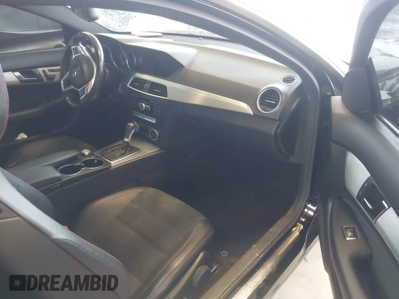 2014 Mercedes-Benz C 250 с VIN WDDGJ4HBXEG169195, выставлен на аукционе IAAI как лот 42013848 с пробегом 95 345 миль миль и . История ставок и продаж доступна на DreamBid. Изображение 5.