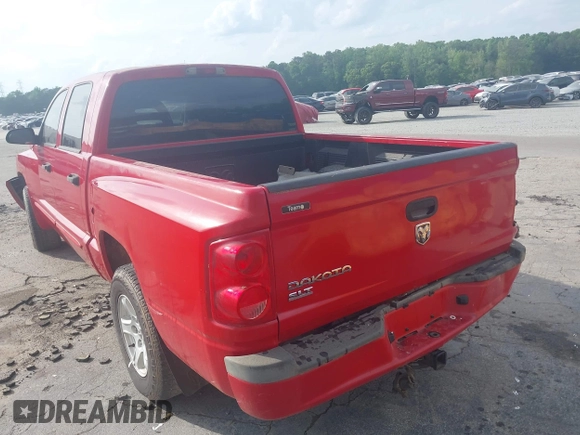 2005 Dodge Dakota SLT with VIN 1D7HE48N65S275384, listed as a IAAI auction lot 37842815 with Not Provided miles. Bid and sale history available at carsss.com. Image 3.