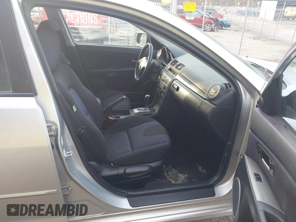 2007 Mazda 3 s Touring with VIN JM1BK323071652925, listed as a IAAI auction lot 41899680 with Not Provided miles. Bid and sale history available at carsss.com. Image 5.