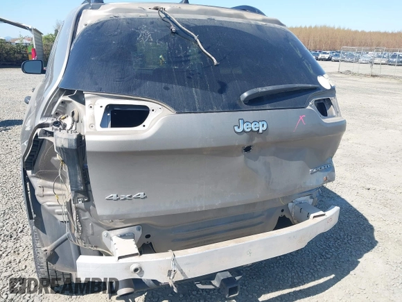 2017 Jeep Cherokee Sport with VIN 1C4PJMAB1HW584727, listed as a IAAI auction lot 42030824 with 147,527 mi miles and . Bid and sale history available at DreamBid. Image 6.