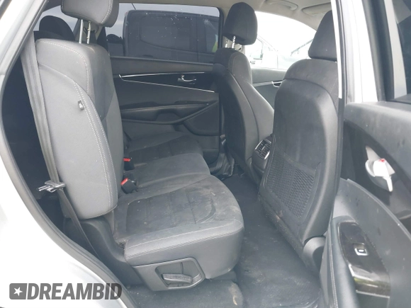 2017 Kia Sorento LX with VIN 5XYPG4A33HG267861, listed as a IAAI auction lot 41859069 with 96,559 mi miles. Bid and sale history available at carsss.com. Image 8.