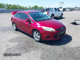 2014 Ford Focus SE with VIN 1FADP3F22EL171416, listed as a IAAI auction lot 41982150 with 130,782 mi miles. Bid and sale history available at carsss.com. Image 1.