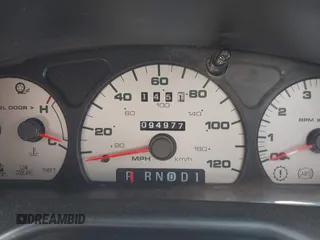 2003 Mercury Sable GS z VIN 1MEFM50U23A601955, wystawiony jako IAAI lot #42197171 z przebiegiem 94 977 mil mil oraz . Historia ofert i sprzedaży dostępna na DreamBid. Obrazek 7.