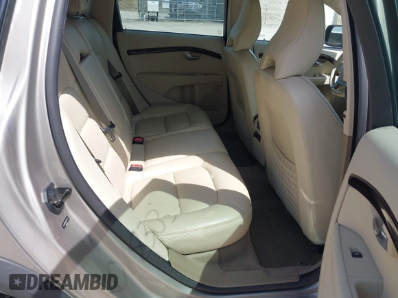 2012 Volvo XC70 T6 with VIN YV4902BZXC1137733, listed as a IAAI auction lot 42018303 with Not Provided miles and . Bid and sale history available at DreamBid. Image 8.