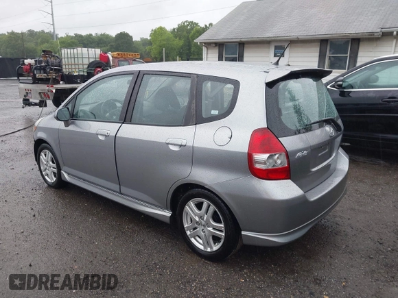 2007 Honda Fit Sport z VIN JHMGD38647S049521, wystawiony jako IAAI lot #42289057 z przebiegiem 130 434 mil mil oraz . Historia ofert i sprzedaży dostępna na DreamBid. Obrazek 3.