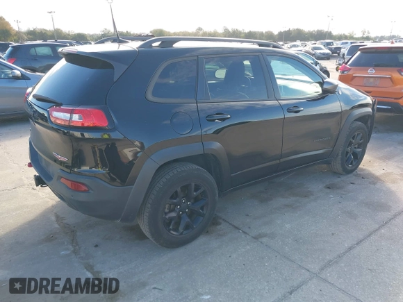 2018 Jeep Cherokee Trailhawk with VIN 1C4PJMBX3JD546332, listed as a IAAI auction lot 41269245 with 88,466 mi miles. Bid and sale history available at carsss.com. Image 4.